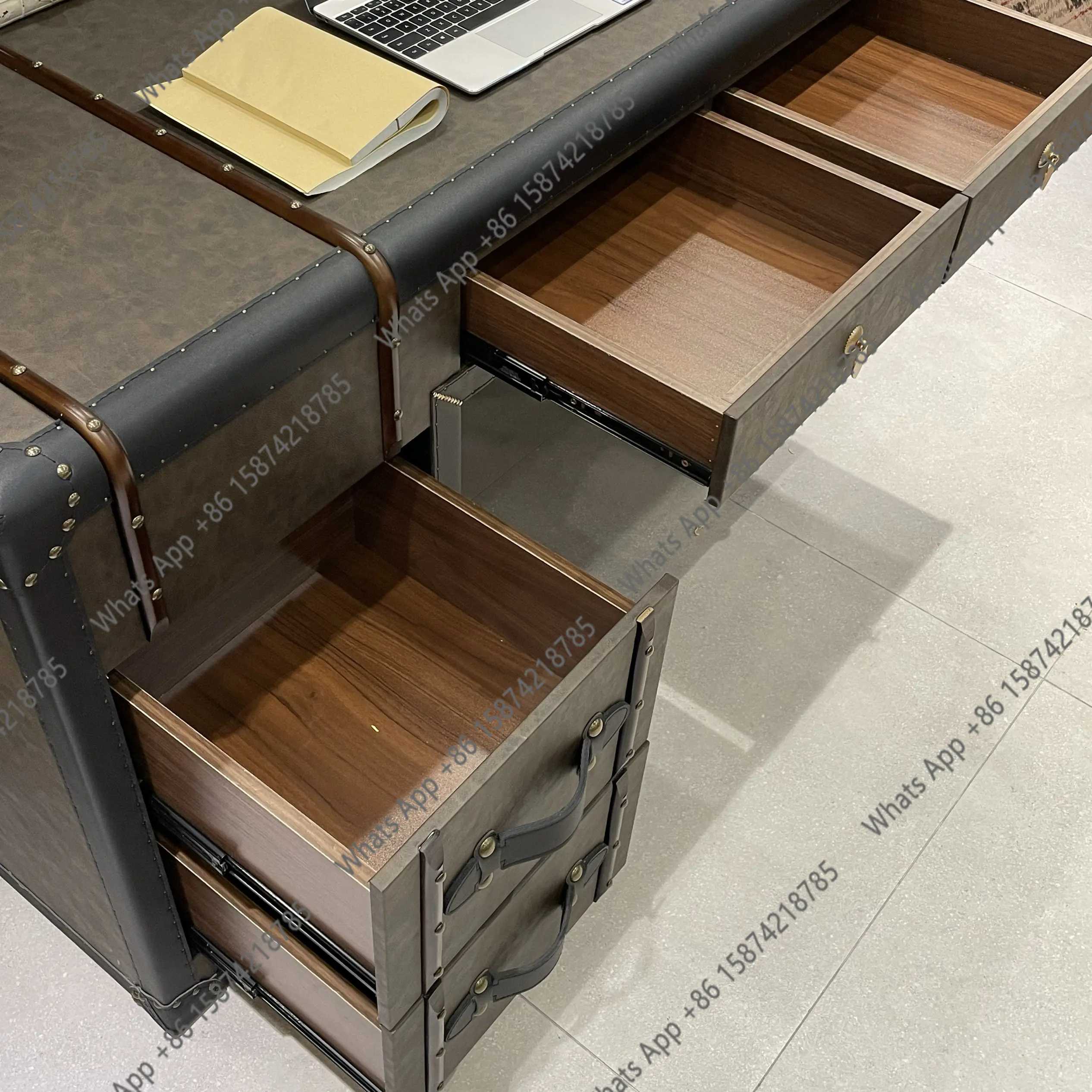 Iu American Retro Second-hand  - огляд і ціна Office Furniture Second Hand