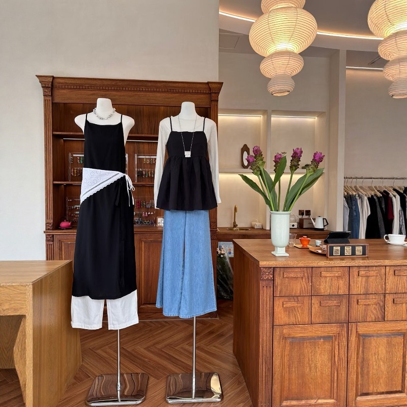 Clothing store, cashier counte - огляд і ціна Office Furniture Second Hand